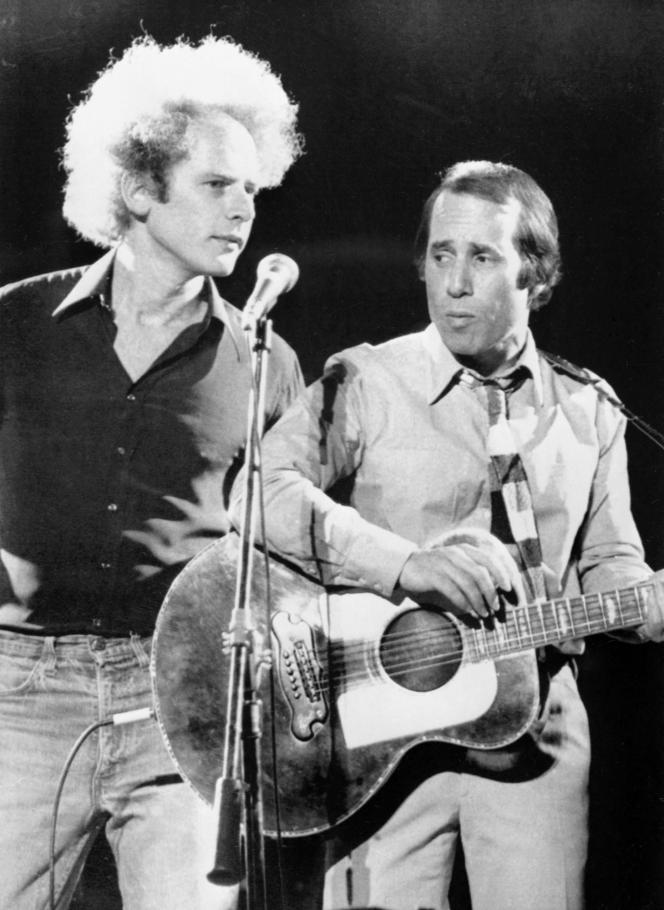 … les chanteurs Paul Simon et Art Gartfunkel…